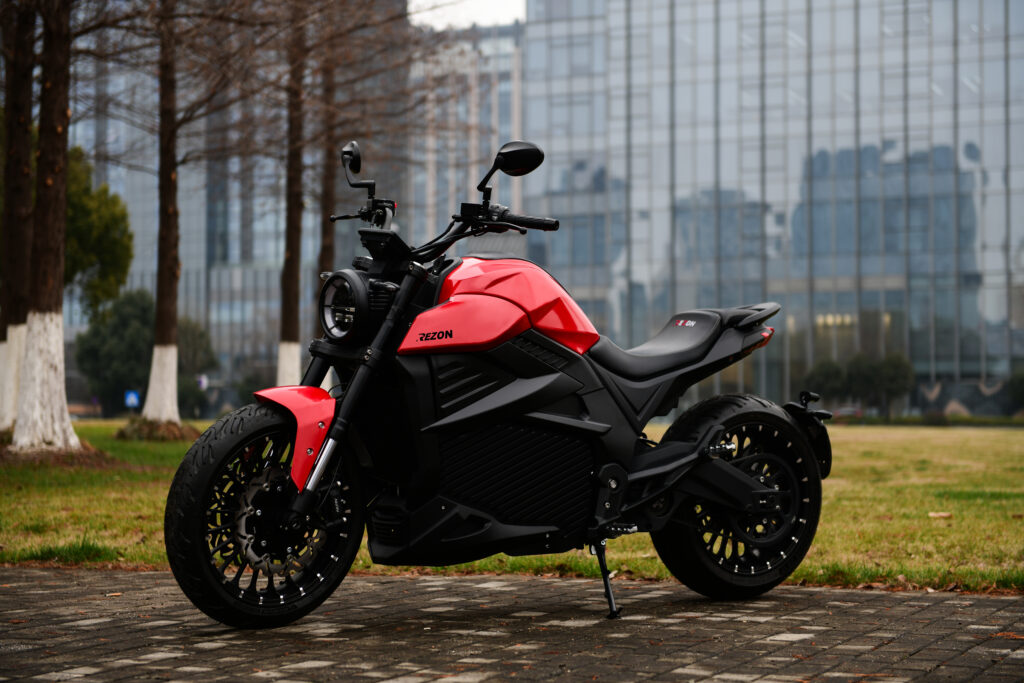 Entdecken Sie die Rezon Bohemia: Ein Elektromotorrad, das Maßstäbe setzt