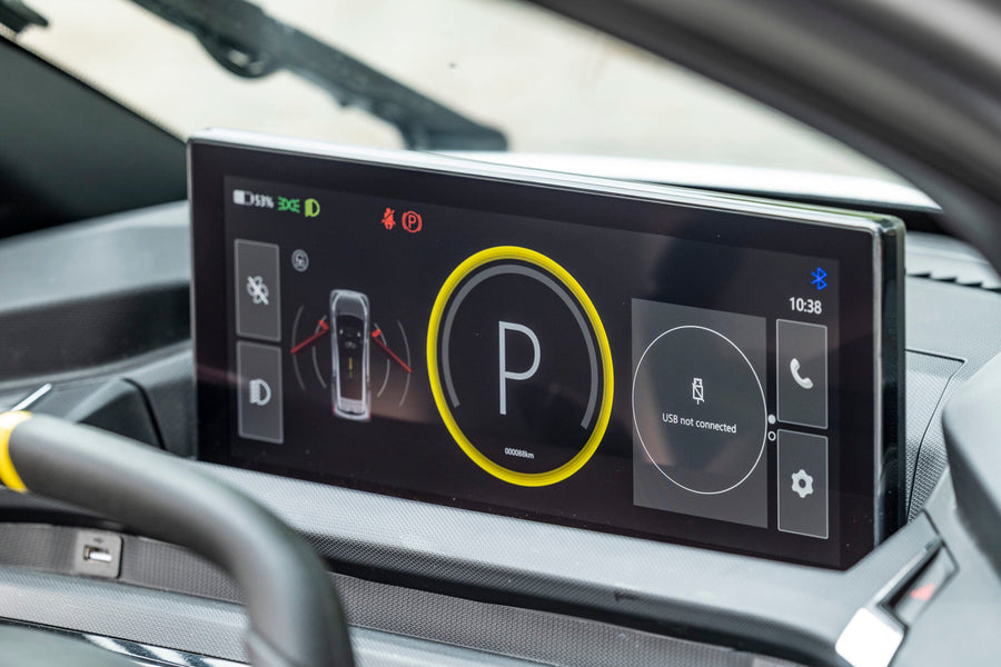 Display und Ladezustandsanzeige im elektrischen SWAPA CityCar